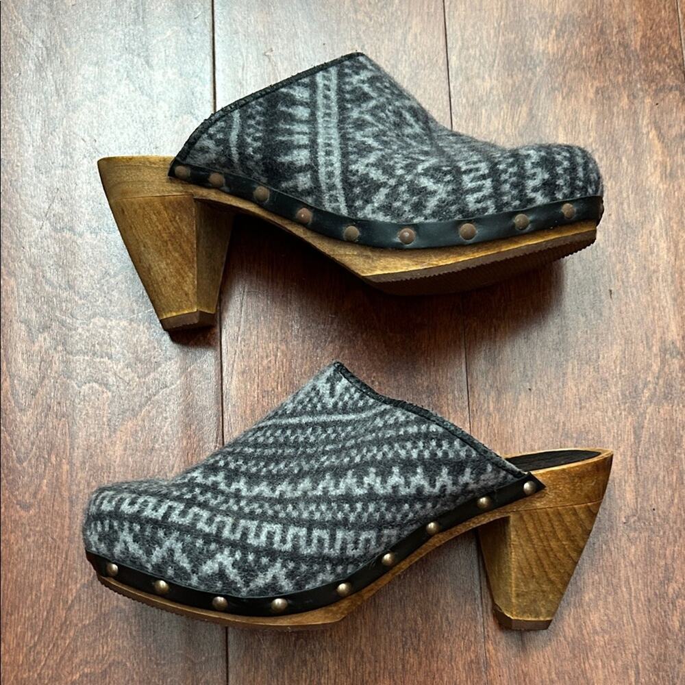 Sanita Gray Patterned Wool Clogs with Wood Heel